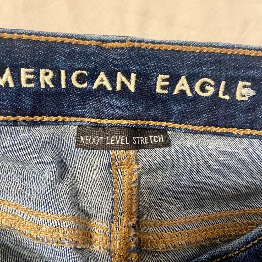 Women’s American Eagle jeans. Size 4 - Picture 3 of 4